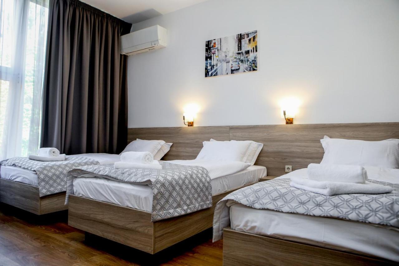Hotel Antonio Uzhhorod Exterior photo